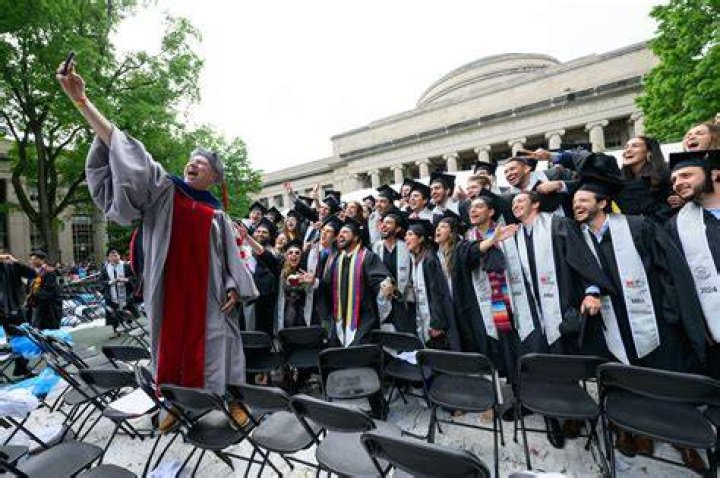 Are MIT graduates rich?