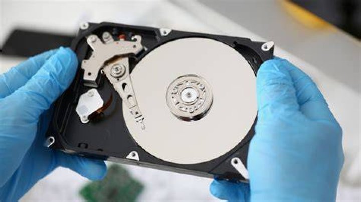 Can a hard drive last 100 years?