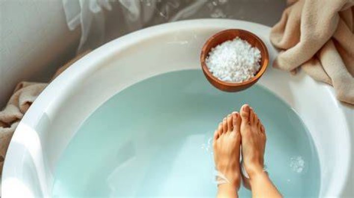 Can a person with diabetes soak their feet?