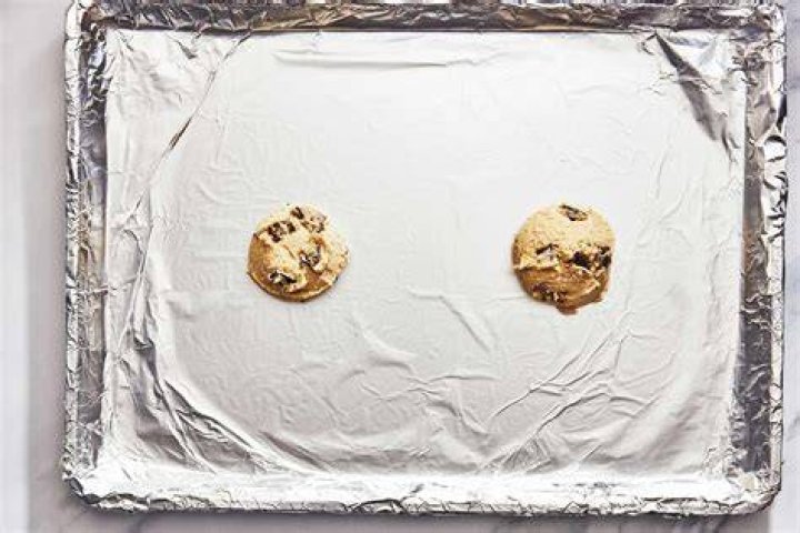 Can you put no bake cookies on aluminum foil?