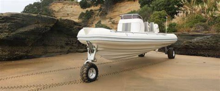 Do boats have wheels?
