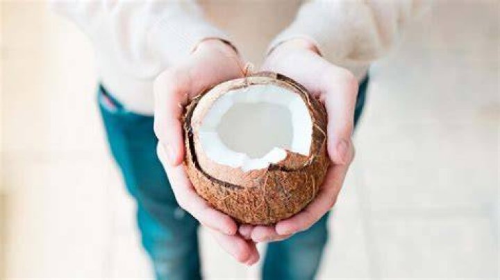 Does eating raw coconut cause weight gain?