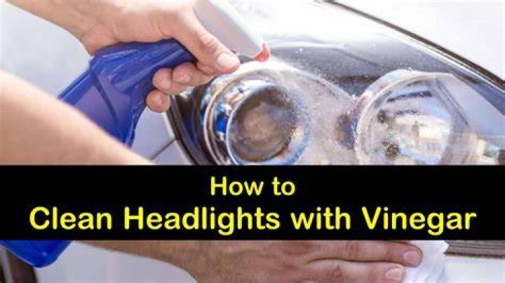 Does vinegar and baking soda clean car headlights?