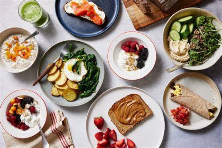 Is it better to skip dinner or breakfast?