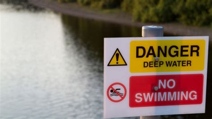 What are the dangers of Flonase?