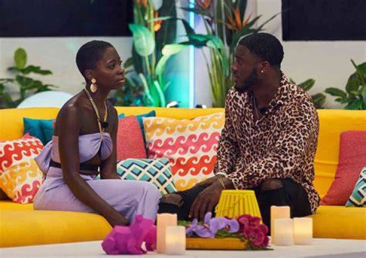 What does Cashay from Love Island do for a living?
