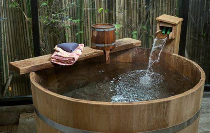 What is Japanese soaking tub made of?