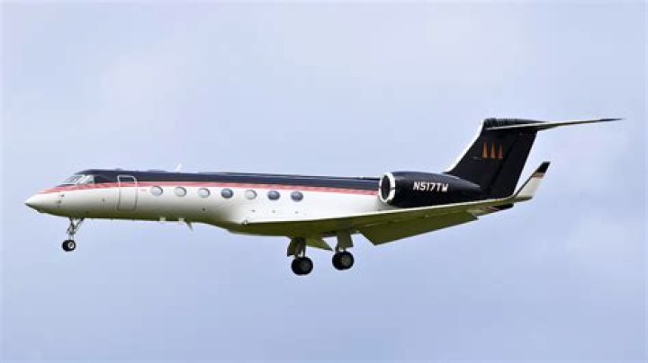 What is Tiger Woods private jet?